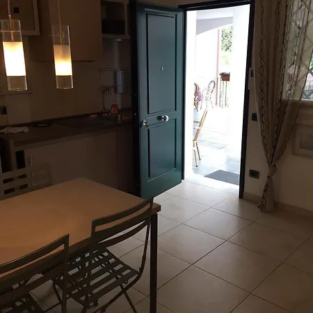 Casa Bianca מלון דירות מרינה די מסה