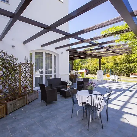 Casa Bianca מלון דירות *